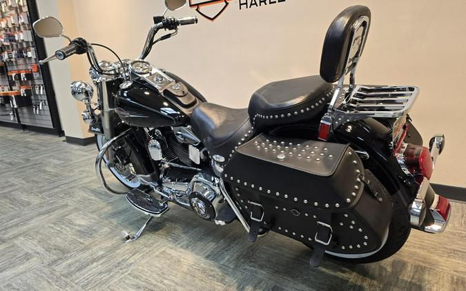 2006 Harley-Davidson® Heritage Softail® Classic Vivid Black FLSTCI