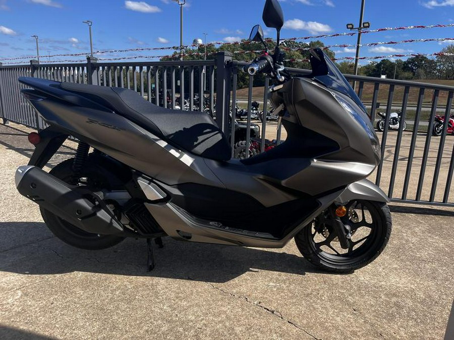 2023 Honda® PCX150AP