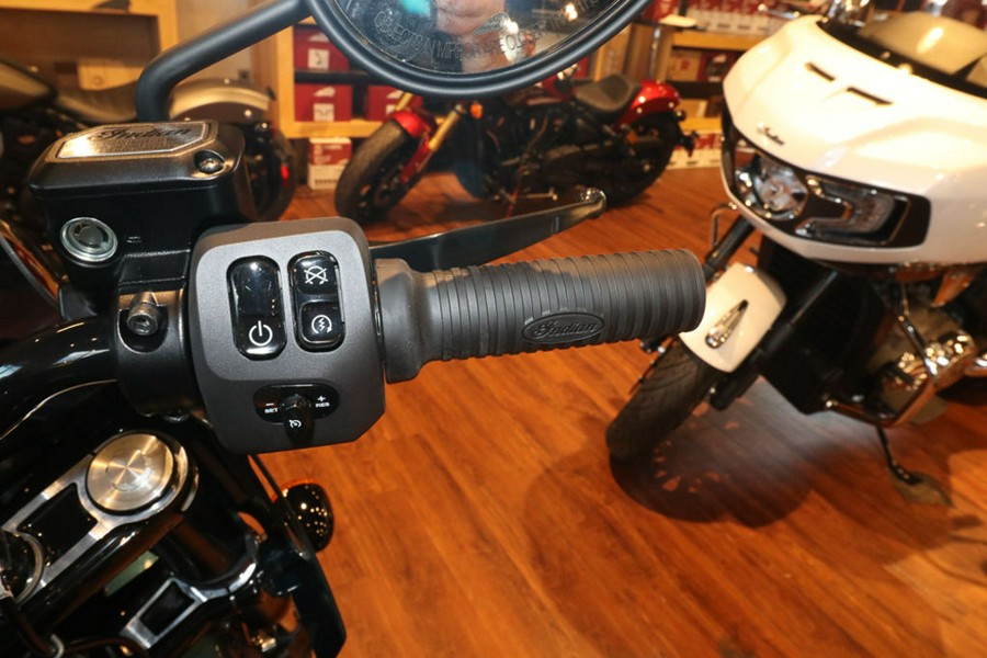 2025 Indian Motorcycle® Sport Chief Cascade Green Metallic