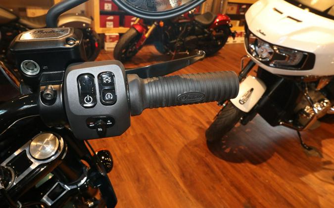 2025 Indian Motorcycle® Sport Chief Cascade Green Metallic