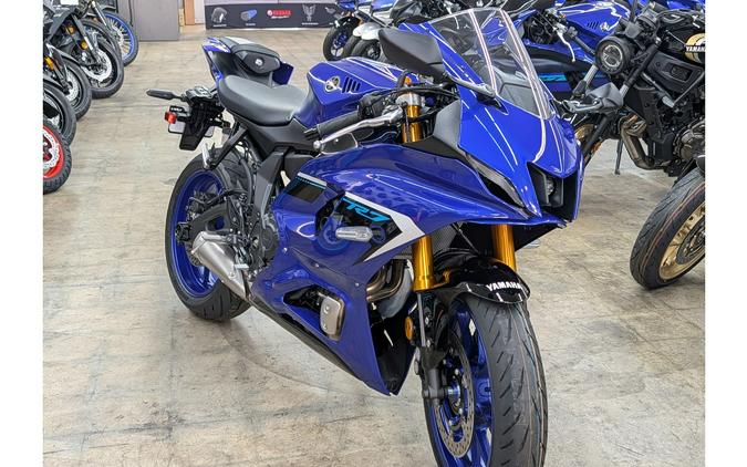 2025 Yamaha YZF-R7 CA