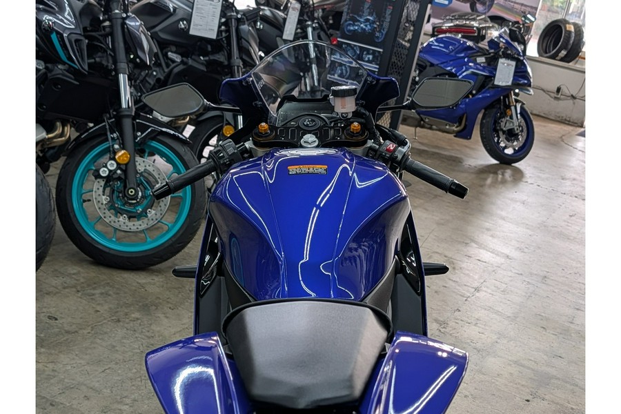 2025 Yamaha YZF-R7 CA
