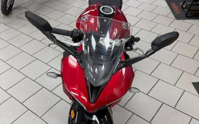 2025 Triumph Daytona 660 Carnival Red/Sapphire Black