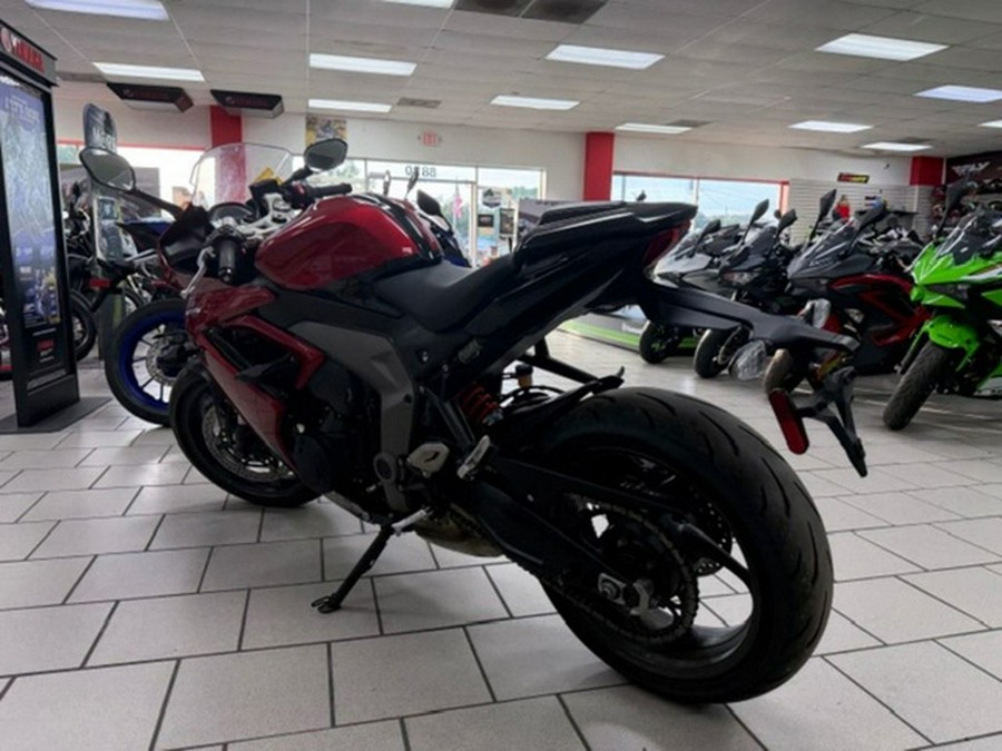 2025 Triumph Daytona 660 Carnival Red/Sapphire Black 660