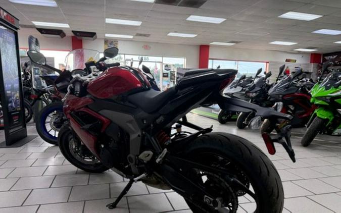 2025 Triumph Daytona 660 Carnival Red/Sapphire Black 660