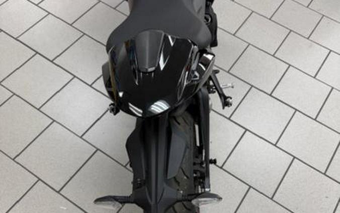 2025 Triumph Daytona 660 Carnival Red/Sapphire Black