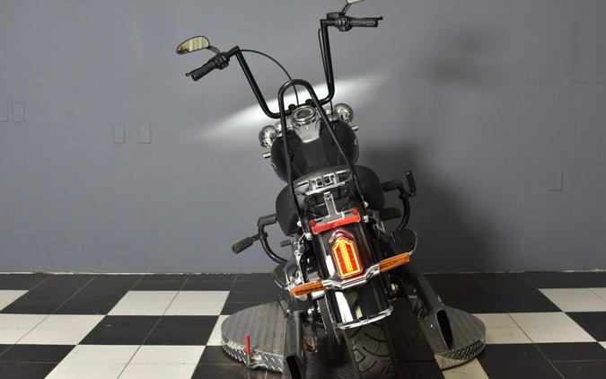 2019 Harley-Davidson Deluxe Vivid Black