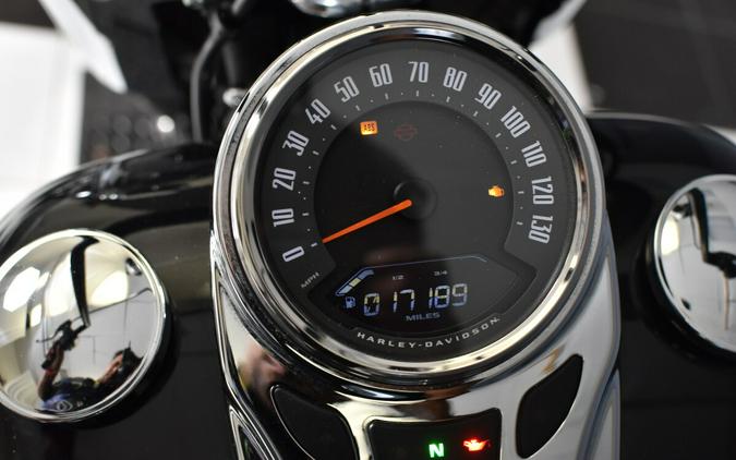 2019 Harley-Davidson Deluxe Vivid Black