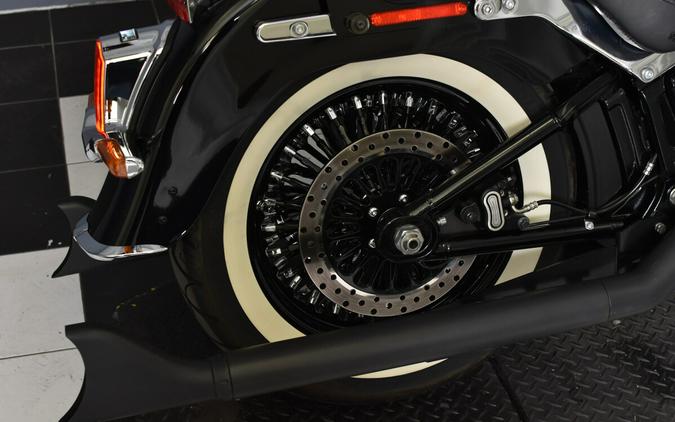 2019 Harley-Davidson Deluxe Vivid Black