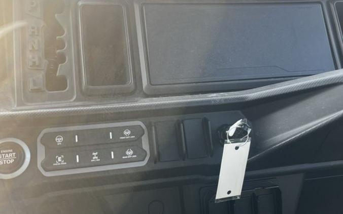 2026 Can-Am Defender MAX XT HD11