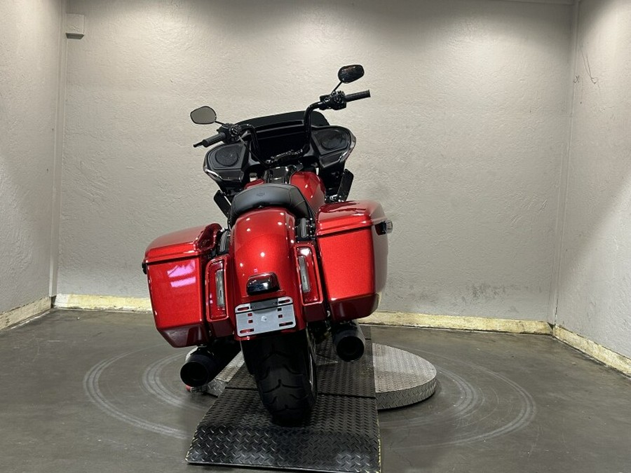 2025 Harley-Davidson® Road Glide® Brilliant Red