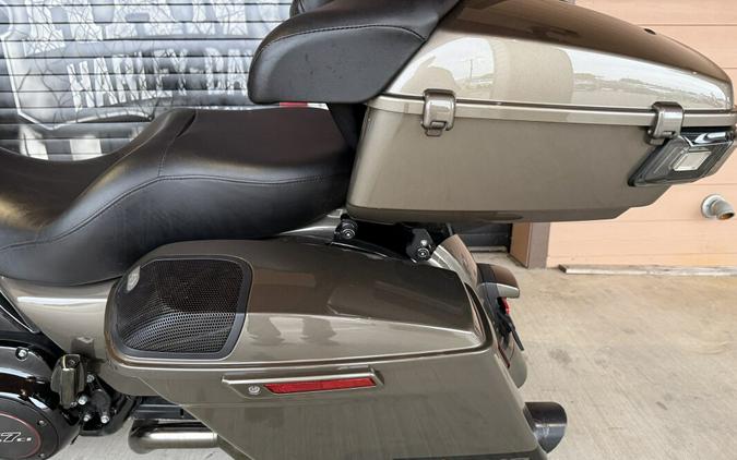 2021 Harley-Davidson® CVO™ Road Glide® Bronze Armor
