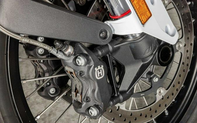 2022 Husqvarna Norden 901