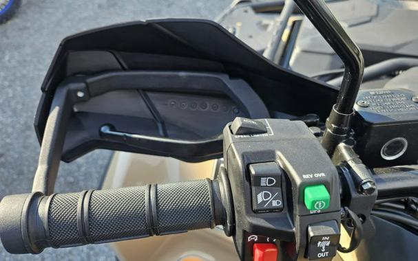 2027 Can-AM OUTLANDER PRO DPS HD7
