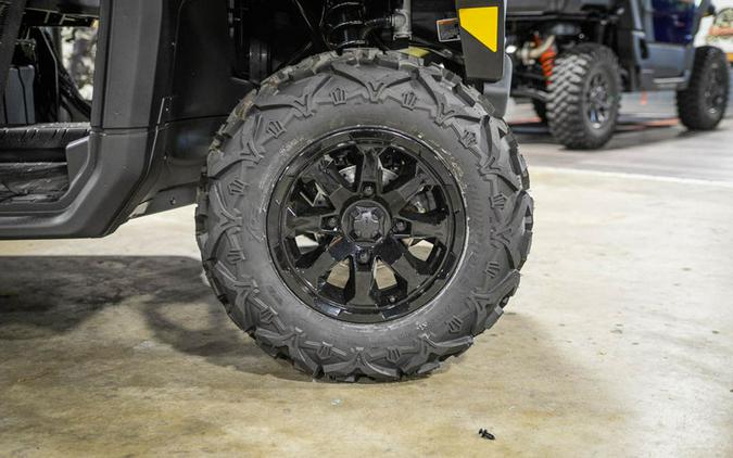 2025 Can-Am Defender DPS HD7