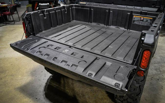 2025 Can-Am Defender DPS HD7