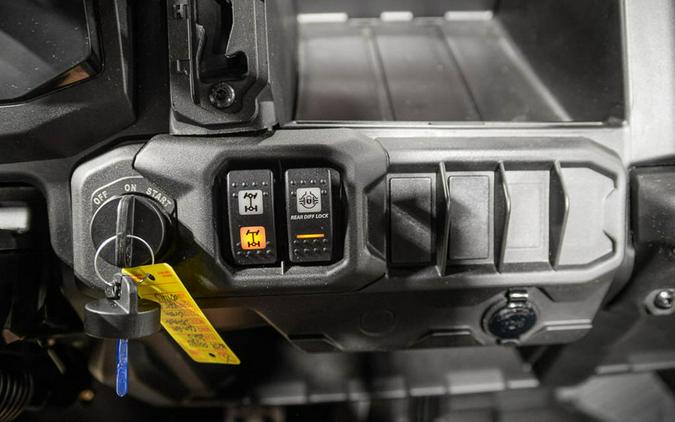 2025 Can-Am Defender DPS HD7