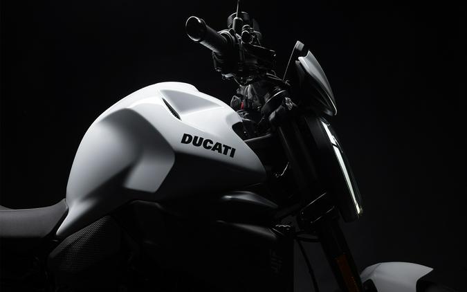 2027 Ducati Monster Plus Iceberg White - 003871