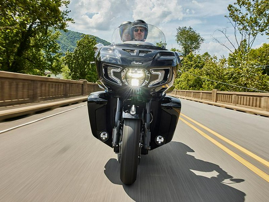 2023 Indian Motorcycle® Pursuit Limited Black Metallic