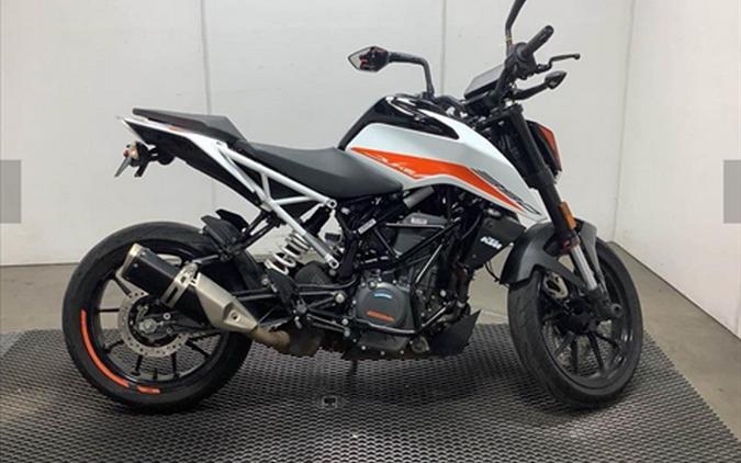 2022 KTM 390 Duke