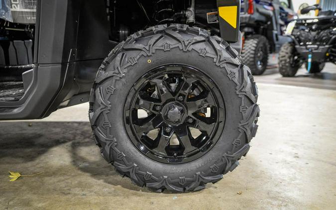 2025 Can-Am Defender DPS HD7