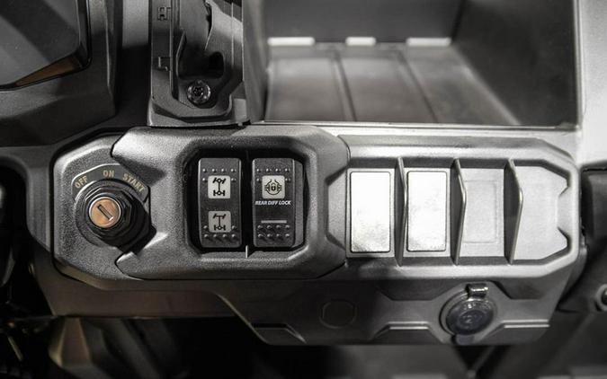 2025 Can-Am Defender DPS HD7