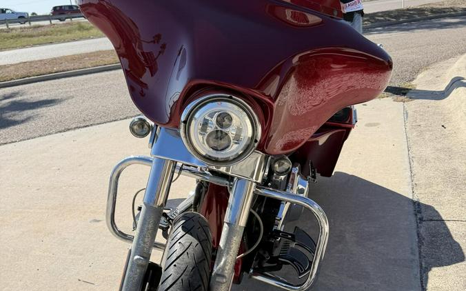 2013 Harley-Davidson Street Glide EMBR RED SUNGLO