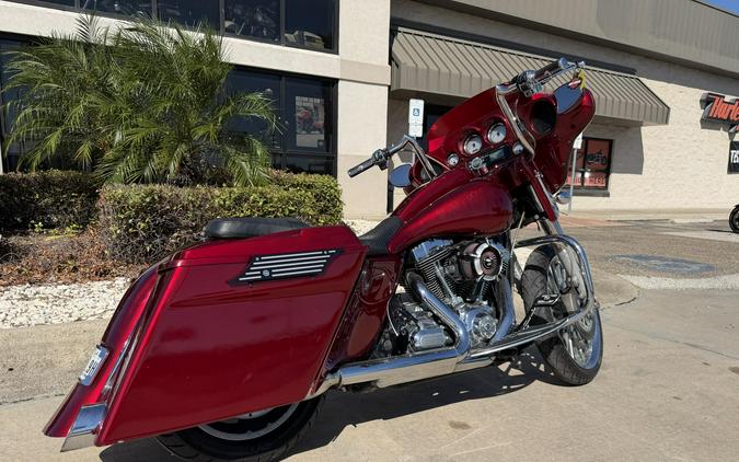 2013 Harley-Davidson Street Glide EMBR RED SUNGLO