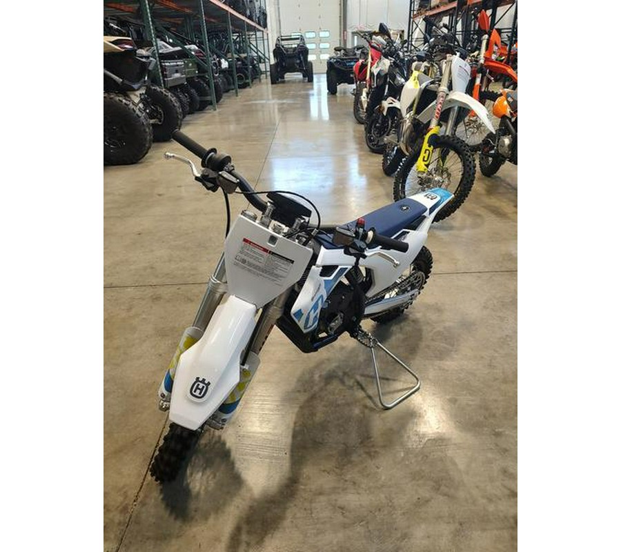 2024 Husqvarna® EE 3