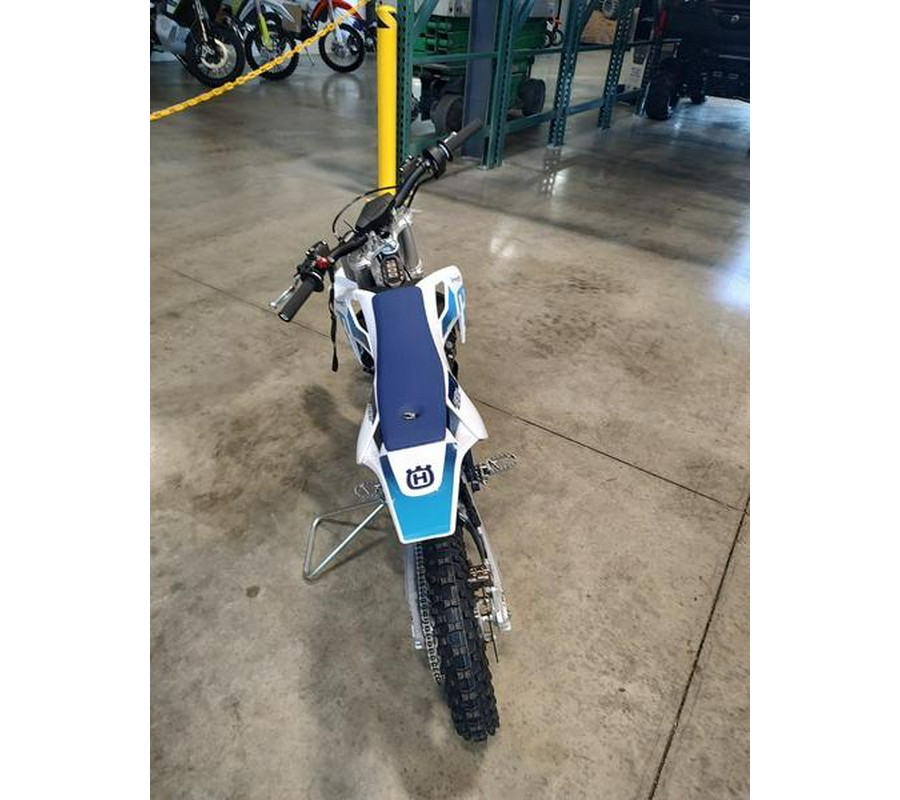 2024 Husqvarna® EE 3