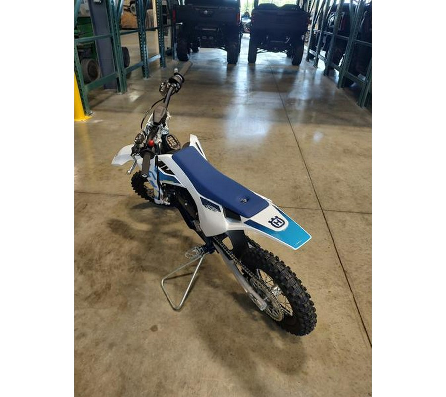 2024 Husqvarna® EE 3