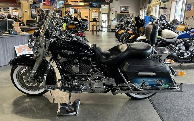 2012 Harley-Davidson® FLHRC - Road King® Classic