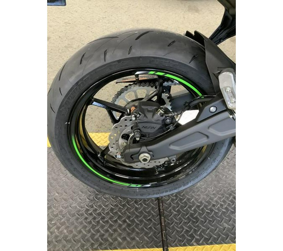 2025 Kawasaki Ninja® 650 KRT Edition ABS