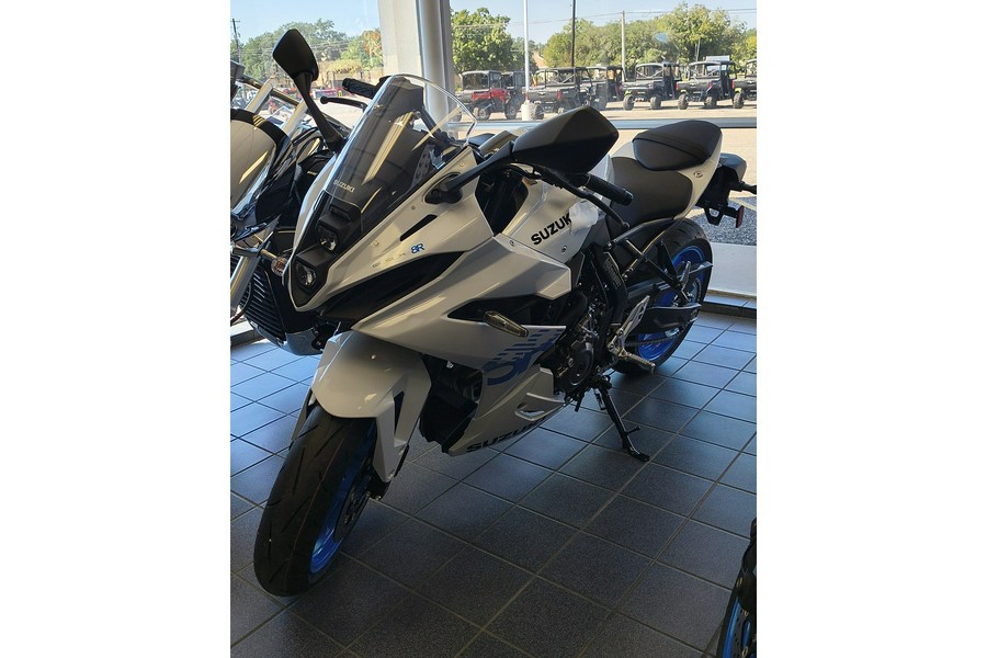 2026 Suzuki GSX800FRQM6