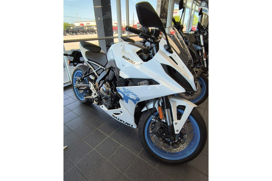 2026 Suzuki GSX800FRQM6