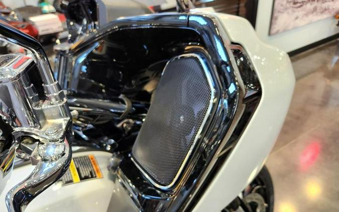 2024 Indian Motorcycle® Challenger® Limited with PowerBand Audio Package Ghost White Metallic