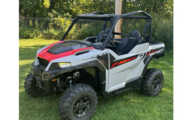 2025 Polaris Industries GENERAL 1000 SPORT