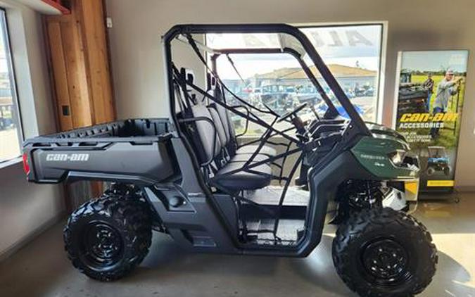 2025 Can-Am Defender HD7