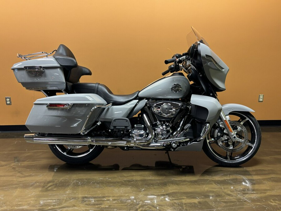 FLHXU 2025 Street Glide™ Ultra