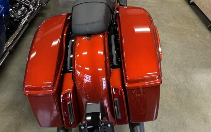 2025 Harley-Davidson® Street Glide® Whiskey Firestorm - Black Finish