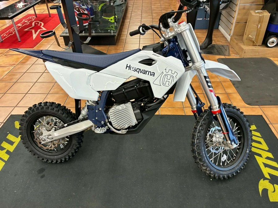 2027 Husqvarna Motorcycles EE 5