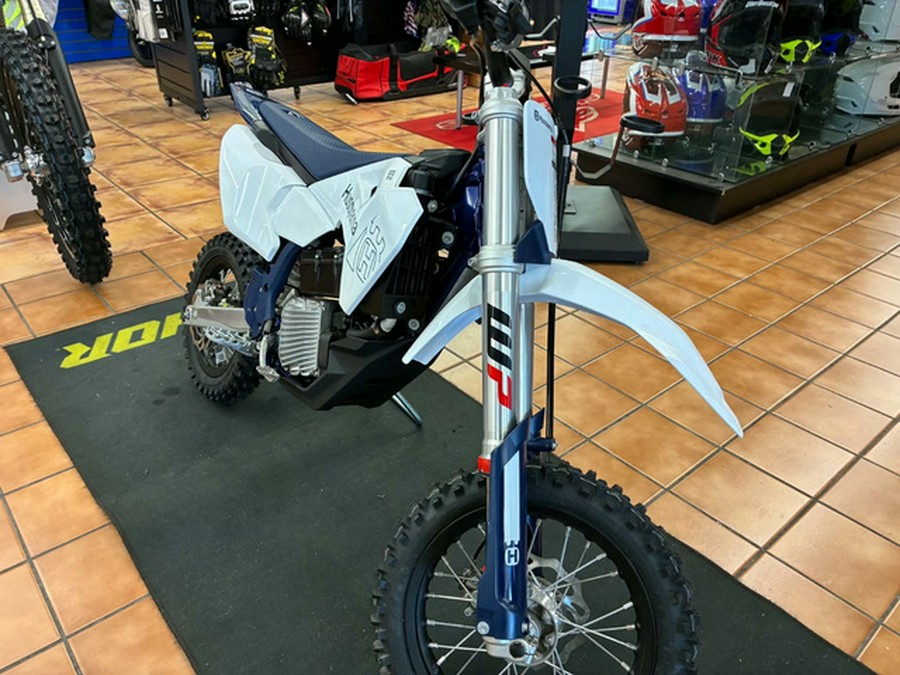 2027 Husqvarna Motorcycles EE 5