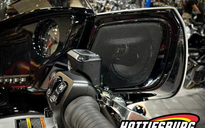 2025 Indian Chieftain PowerPlus Dark Horse 112 Ghost White M