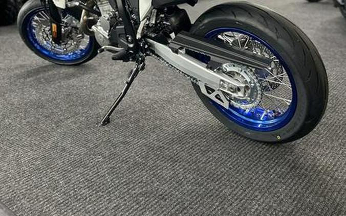 2025 Suzuki DR-Z4SM