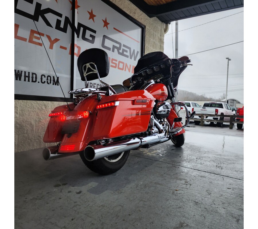 2017 Harley-Davidson Street Glide® Special – Performance Bagger