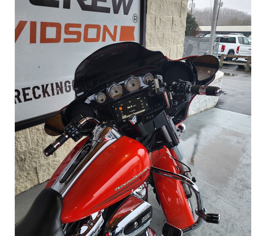 2017 Harley-Davidson Street Glide® Special – Performance Bagger