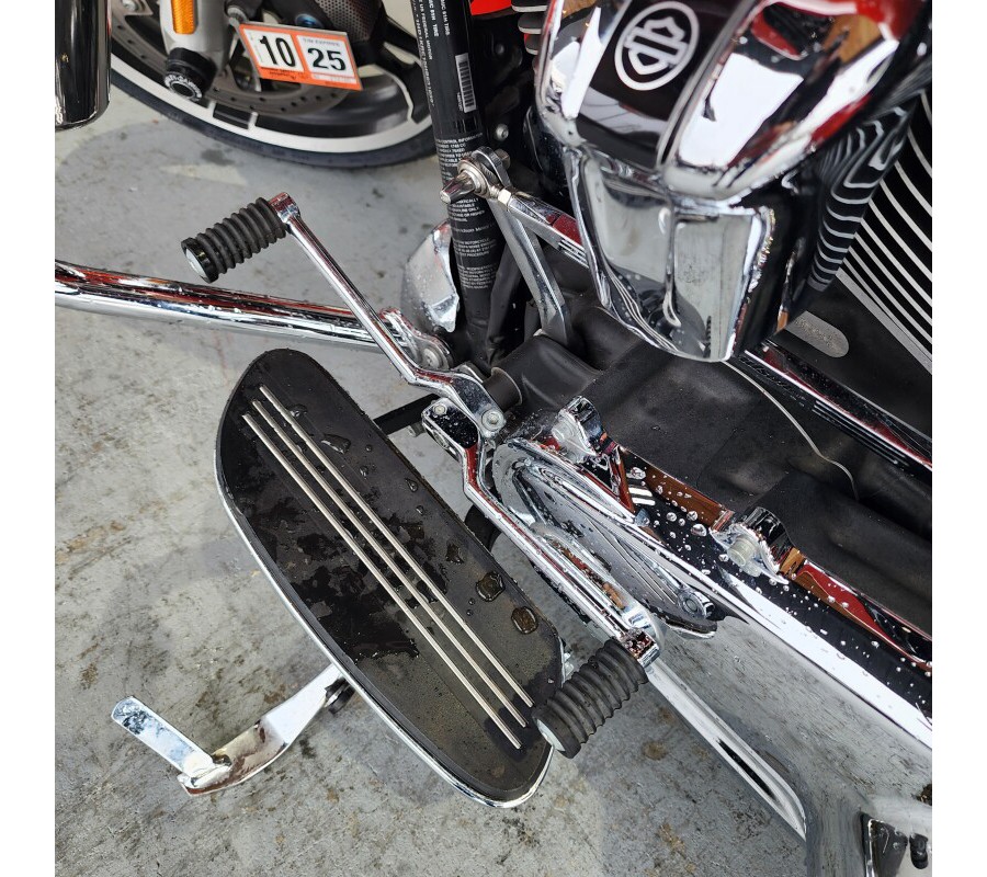 2017 Harley-Davidson Street Glide® Special – Performance Bagger