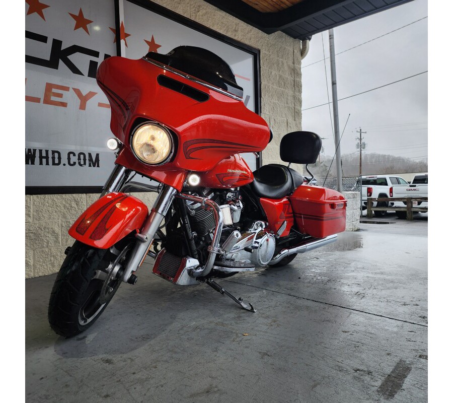 2017 Harley-Davidson Street Glide® Special – Performance Bagger