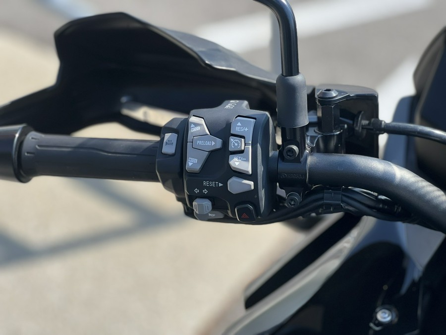 2022 Kawasaki Versys 1000 SE LT+