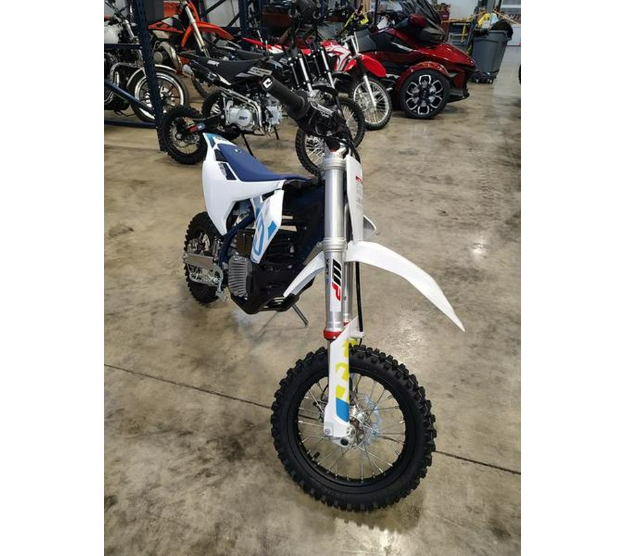 2024 Husqvarna® EE 5